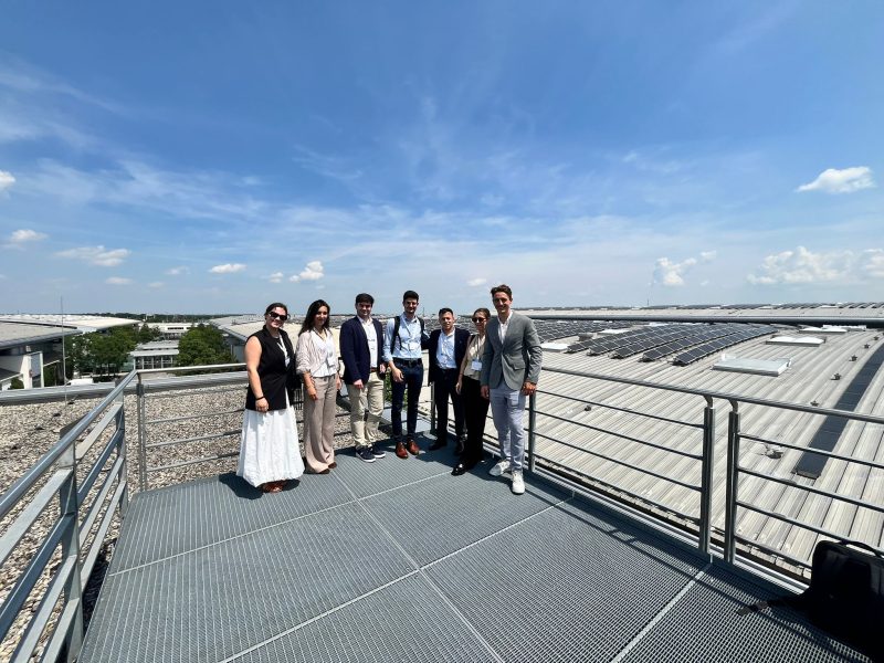 foto grupo rooftop messe munchen